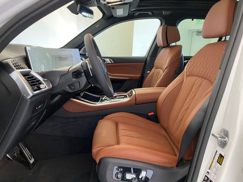 New 2026 BMW X5 M60i image 4