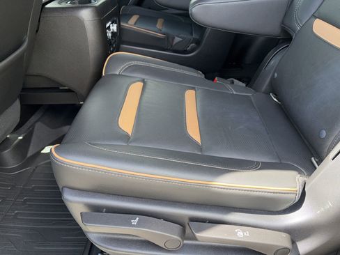 Used 2021 GMC Yukon AT4 w/ AT4 Premium Package image 18