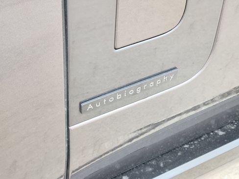 Certified 2023 Land Rover Range Rover Autobiography AWD/4WD image 35