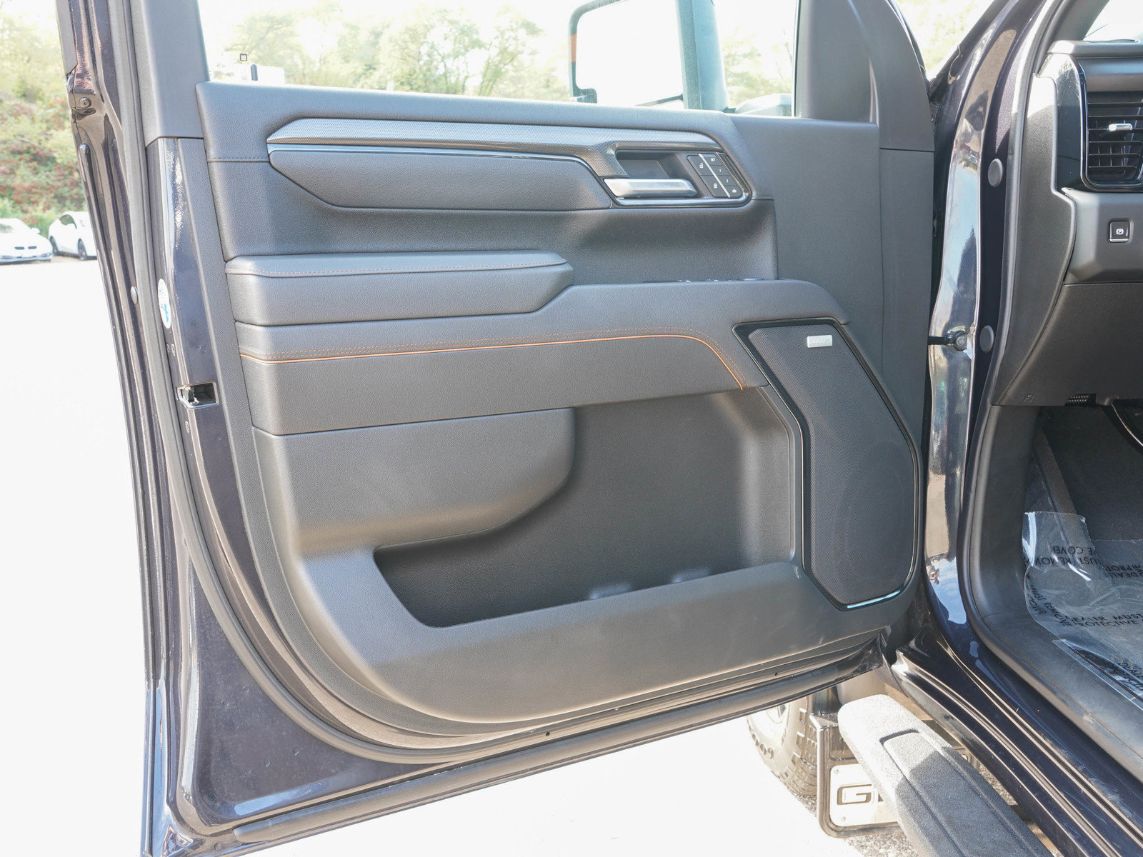 Used 2025 GMC Sierra 3500 AT4 w/ AT4 Premium Plus Package AWD/4WD image 18