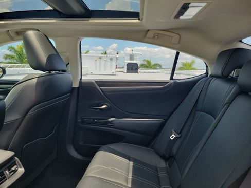 Certified 2024 Lexus ES 350 F Sport w/ Technology Package FWD image 13