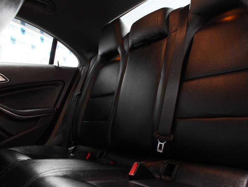 Used 2014 Mercedes-Benz CLA 250 image 14