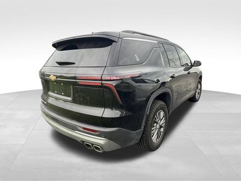Used 2025 Chevrolet Traverse LT AWD/4WD image 2