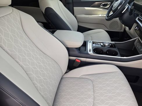 New 2026 Kia Carnival SX w/ SX Dark Edition Package FWD image 10