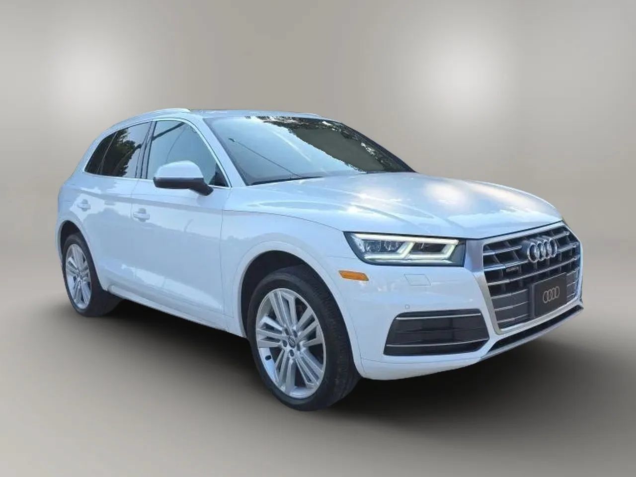 Used 2018 Audi Q5 2.0T Premium Plus w/ Premium Plus Package AWD/4WD image 3
