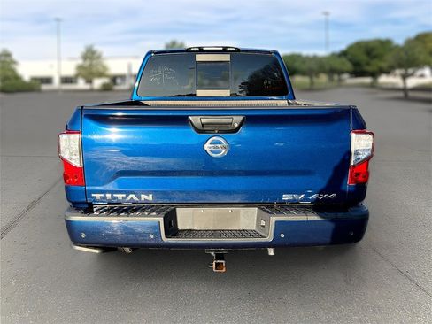 Certified 2021 Nissan Titan SV w/ SV Convenience Package image 4