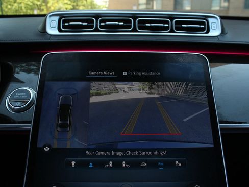 Used 2022 Mercedes-Benz S 580 4MATIC Sedan w/ AMG Line Package image 36