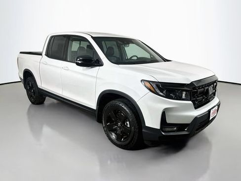 Used 2025 Honda Ridgeline Black Edition image 16