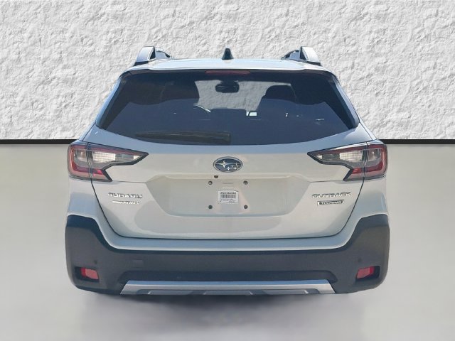 Used 2025 Subaru Outback Touring AWD/4WD image 4