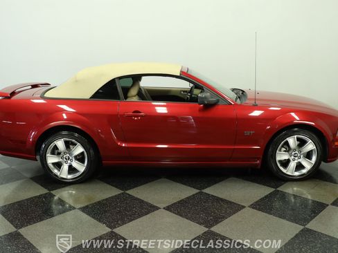 Used 2006 Ford Mustang GT RWD image 13