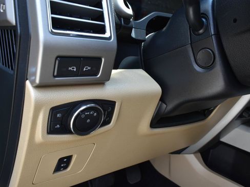 Used 2016 Ford F150 Lariat w/ Equipment Group 502A Luxury AWD/4WD image 38