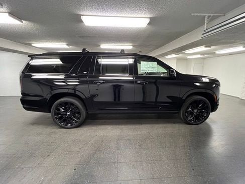 New 2025 Cadillac Escalade ESV Sport Platinum w/ LPO, ONYX Package image 6