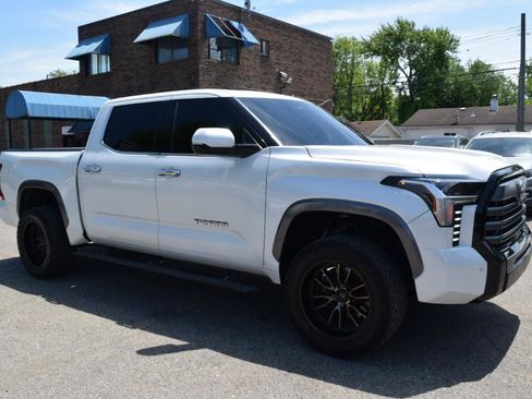 Used 2022 Toyota Tundra Limited w/ Power Package RWD image 4