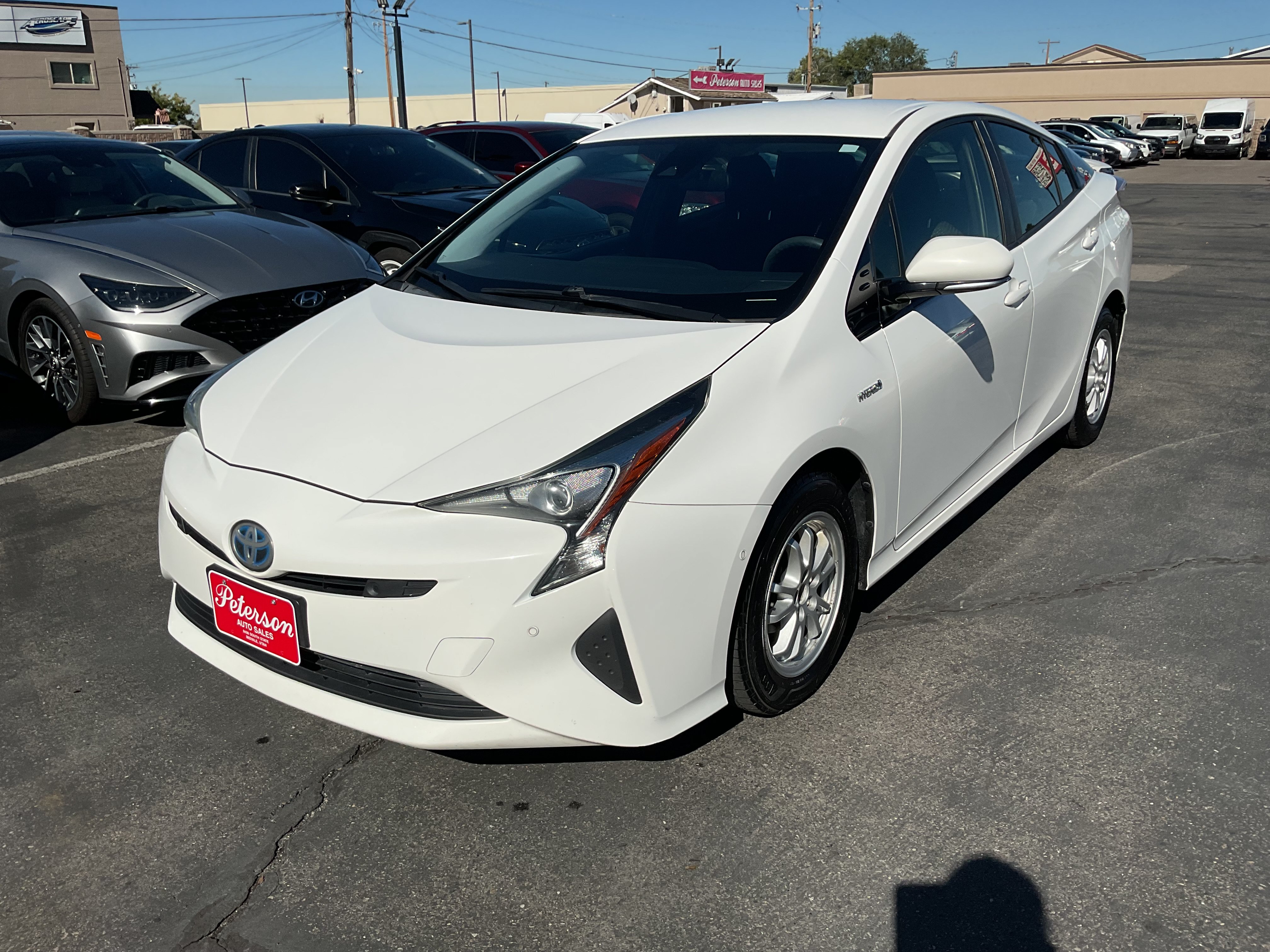 Used 2018 Toyota Prius Two w/ Prius Two Safety Plus Package FWD image 2