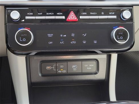 New 2026 Hyundai Tucson Blue SE image 18