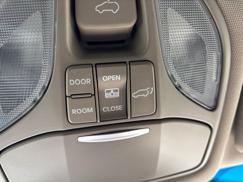 Used 2015 Hyundai Santa Fe Limited w/ Option Group 04 FWD image 31