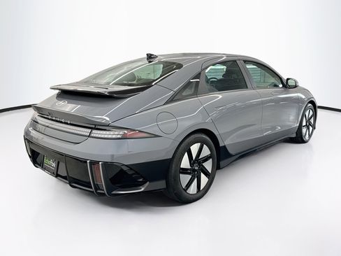 Used 2024 Hyundai Ioniq 6 SE RWD image 9