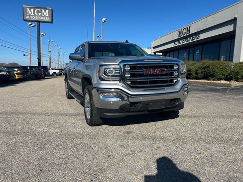 Used 2018 GMC Sierra 1500 SLT image 2