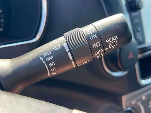 Used 2013 Toyota Highlander SE AWD/4WD image 18