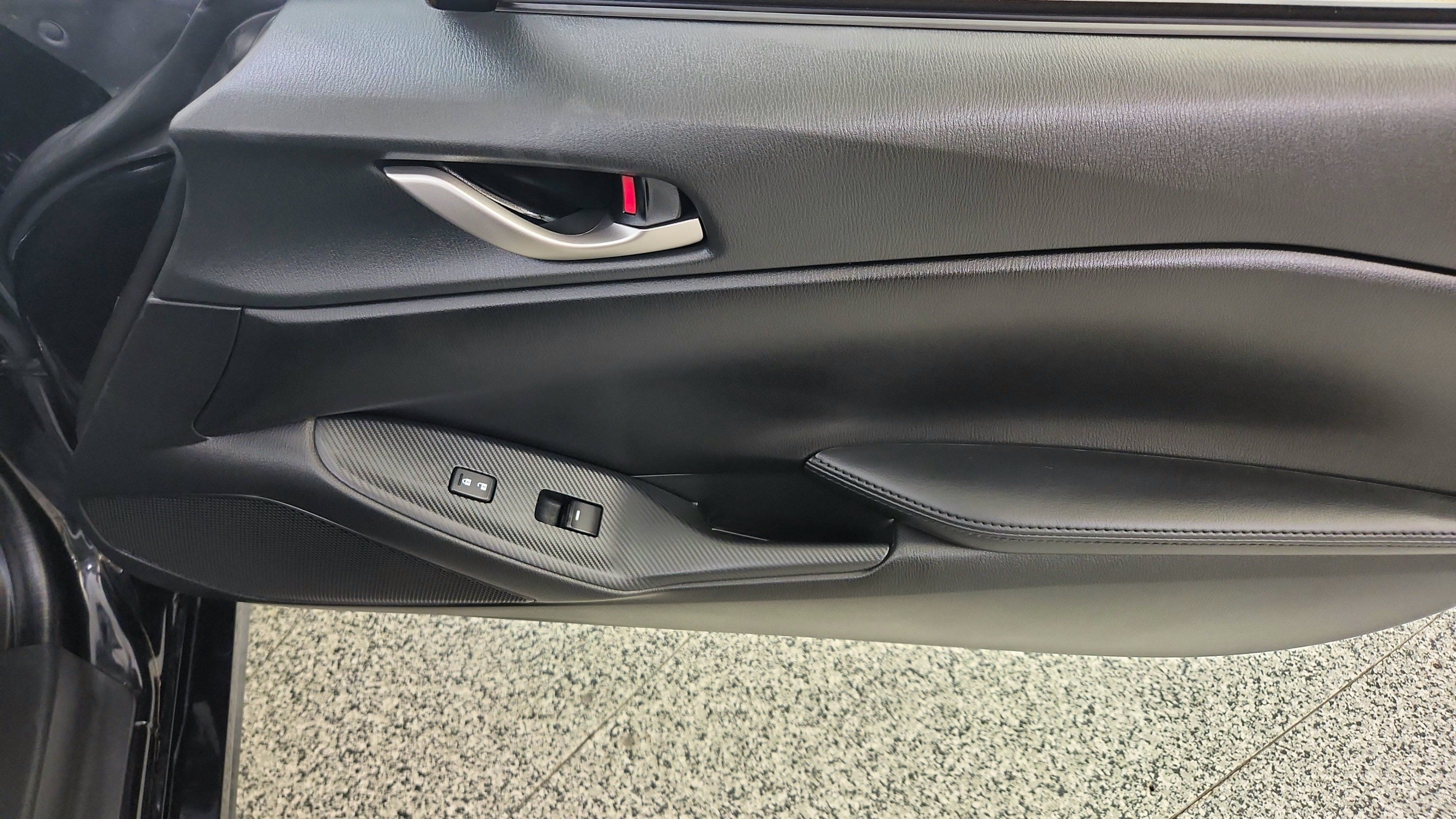 Used 2024 MAZDA MX-5 Miata Sport RWD image 19