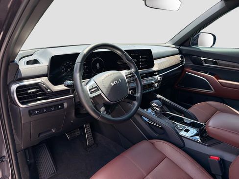 Used 2025 Kia Telluride SX w/ SX Captain's Chair Package FWD image 27