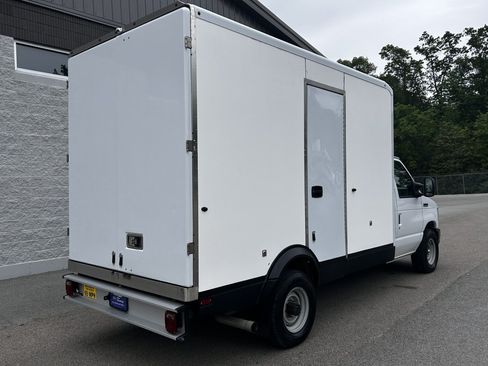 Used 2023 Ford E-350 and Econoline 350 Super Duty w/ Power Windows & Locks Group RWD image 9