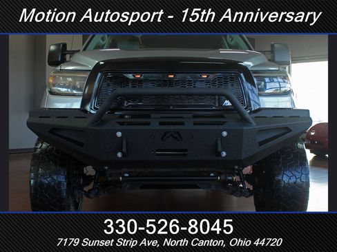 Used 2012 Toyota Tundra 4x4 CrewMax image 3