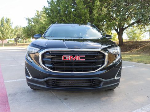 Used 2020 GMC Terrain SLE w/ Driver Convenience Package FWD image 2