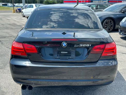Used 2011 BMW 328i Convertible image 12