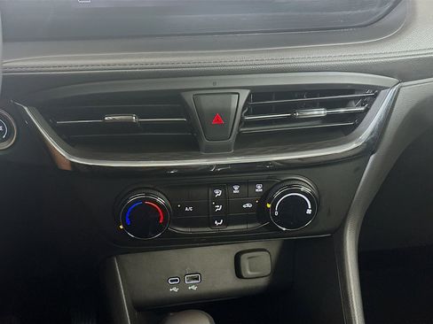 Used 2025 Buick Encore GX Preferred image 24