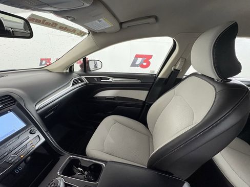 Used 2019 Ford Fusion SE w/ Equipment Group 151A image 27