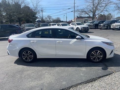 Used 2024 Kia Forte LXS w/ LXS Technology Package FWD image 4