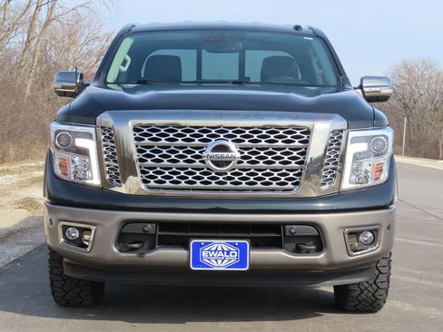 Used 2018 Nissan Titan Platinum Reserve image 15