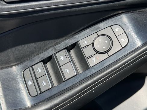 Used 2025 Nissan Rogue SV AWD/4WD image 11