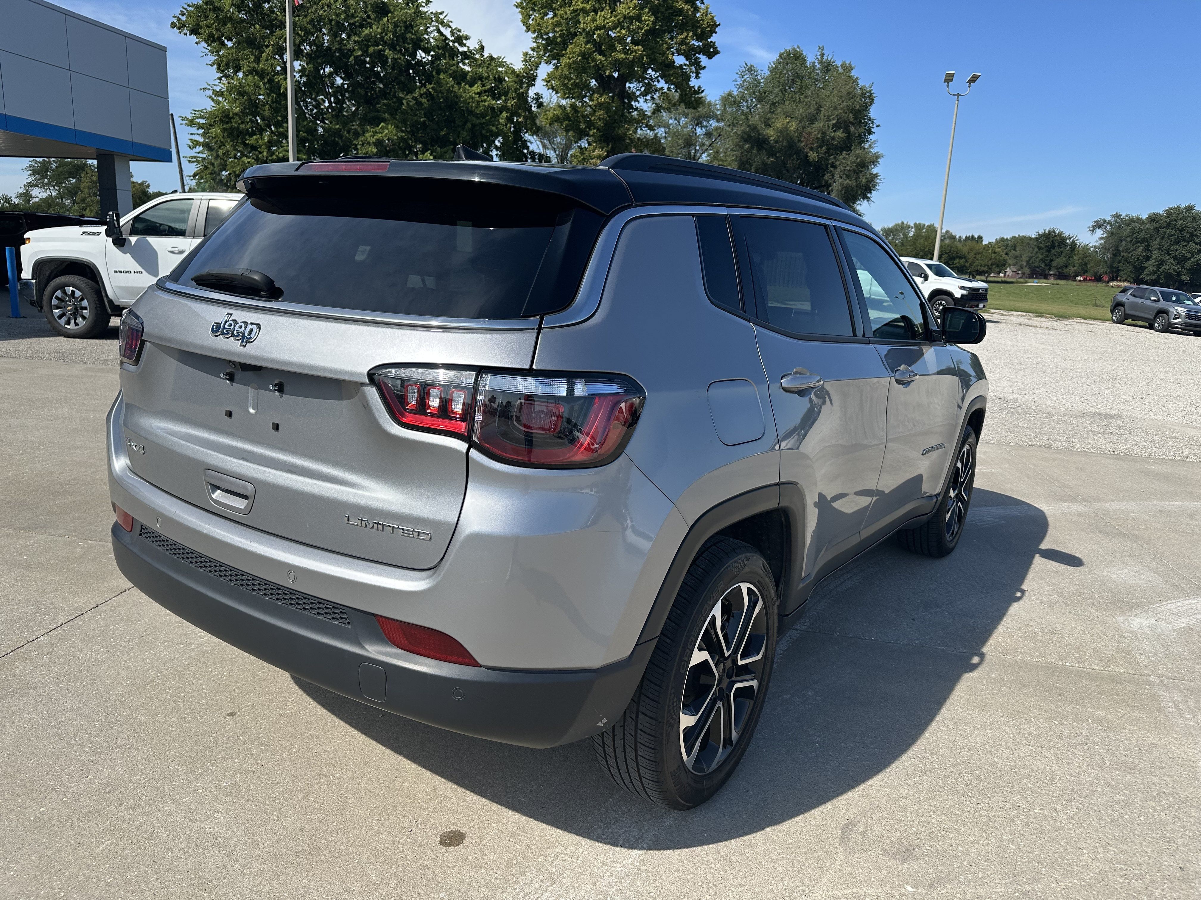 Used 2024 Jeep Compass Limited AWD/4WD image 5