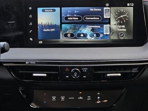 New 2025 Nissan Kicks SR w/ Illumination Package image 18