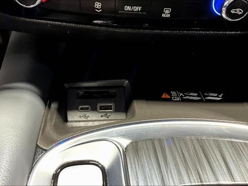 Used 2023 Buick Enclave Essence w/ Experience Buick Package AWD/4WD image 16