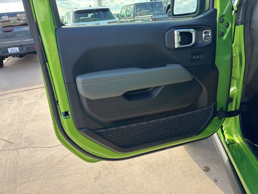 New 2026 Jeep Gladiator Mojave AWD/4WD image 13