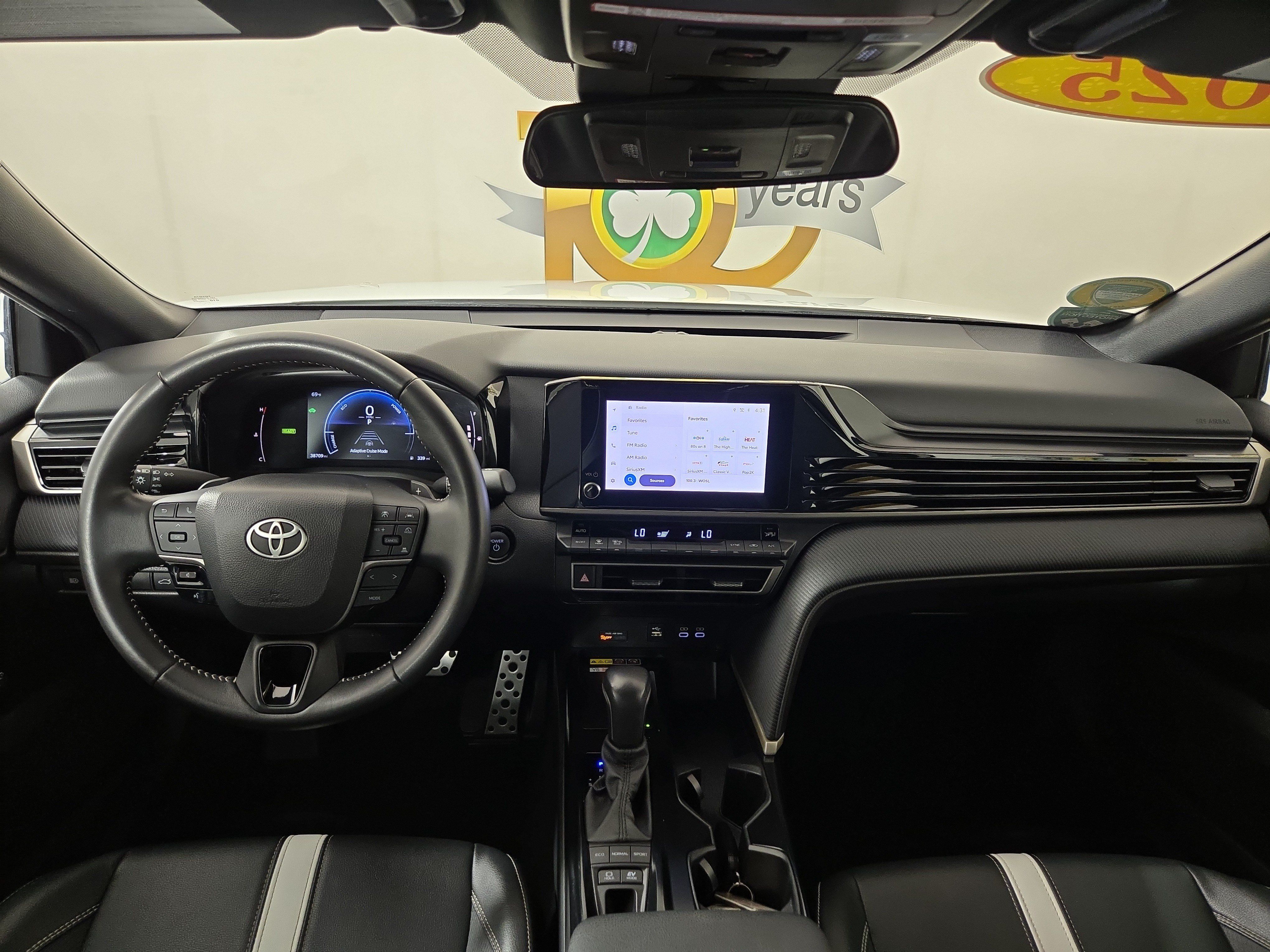 Used 2025 Toyota Camry SE FWD image 13