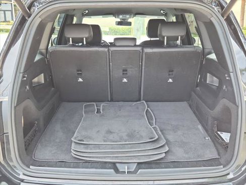 Used 2022 Mercedes-Benz GLB 250 w/ Premium Package Lite image 8