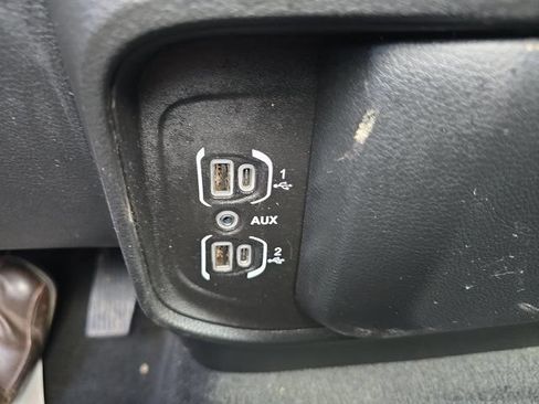 Used 2022 RAM 1500 Laramie AWD/4WD image 33