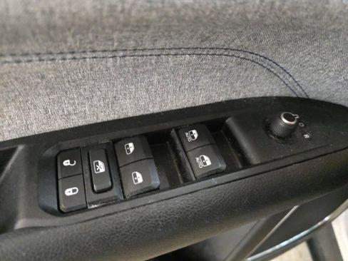 Used 2022 Jeep Compass Latitude image 10