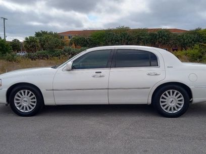Used 2003 Lincoln Town Car Executive