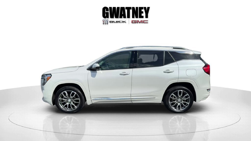Used 2023 GMC Terrain Denali w/ Denali Premium Package AWD/4WD image 8