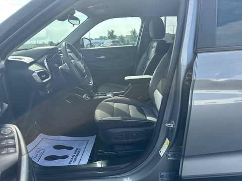 Used 2023 Chevrolet TrailBlazer LT FWD image 9