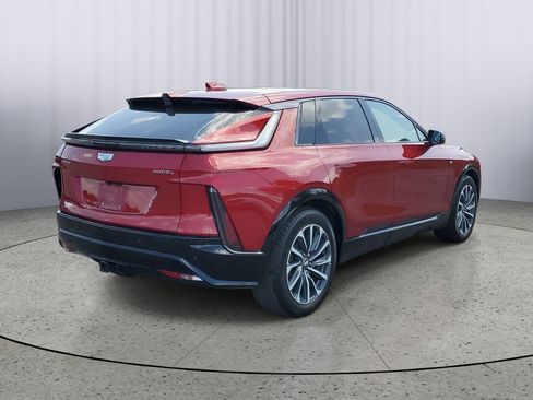 Used 2024 Cadillac Lyriq Sport w/ LPO, Floor Liner Package AWD/4WD image 3