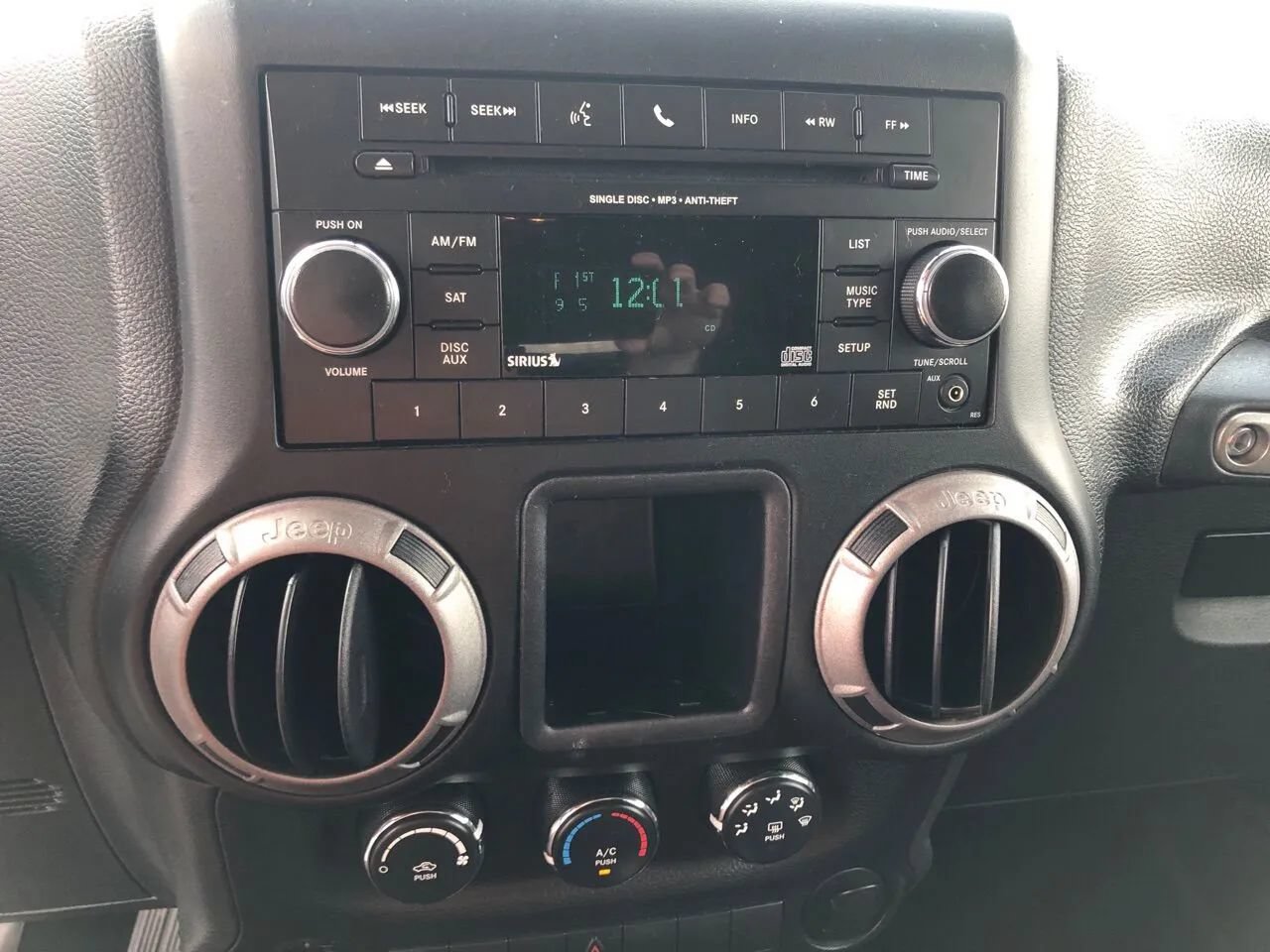 Used 2015 Jeep Wrangler Unlimited Sport w/ Mopar Black Appearance Group AWD/4WD image 19