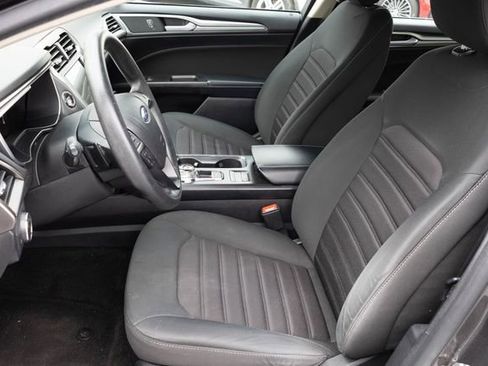 Used 2019 Ford Fusion SE image 15