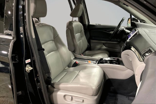Used 2017 Honda Pilot Touring image 9