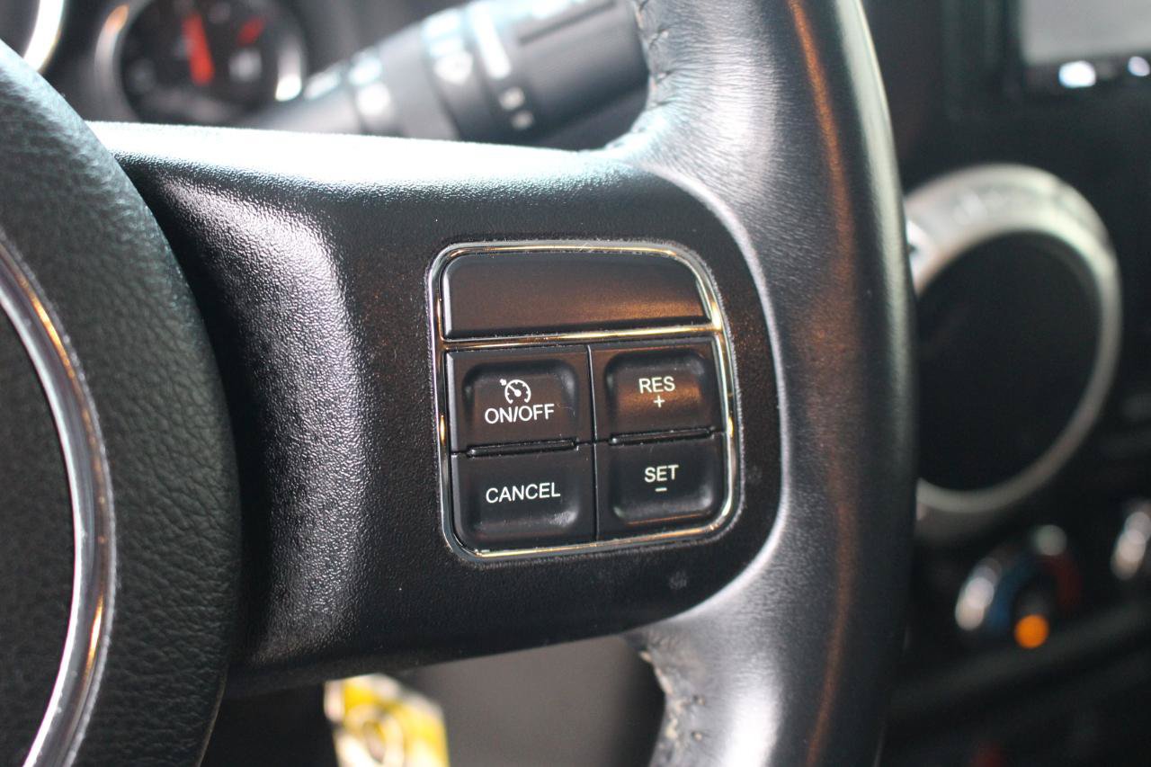 Used 2016 Jeep Wrangler Unlimited Rubicon AWD/4WD image 18